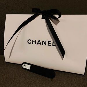 Chanel Nail File comes with bag